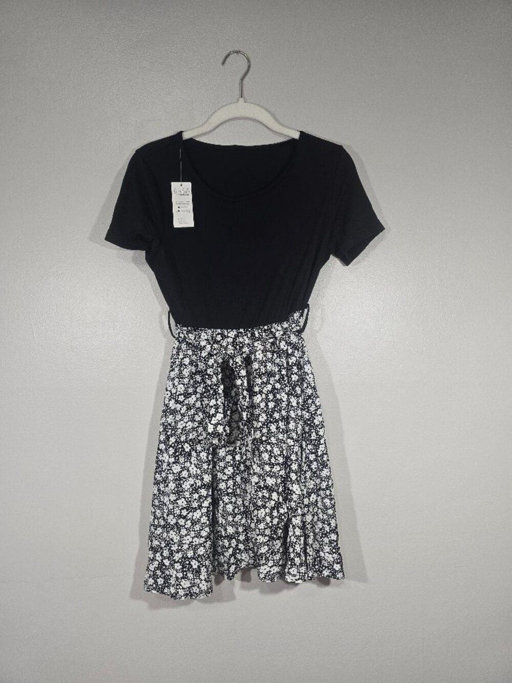 NWT Small Cupshe Black Tee Ditsy Skirt Mini Dress